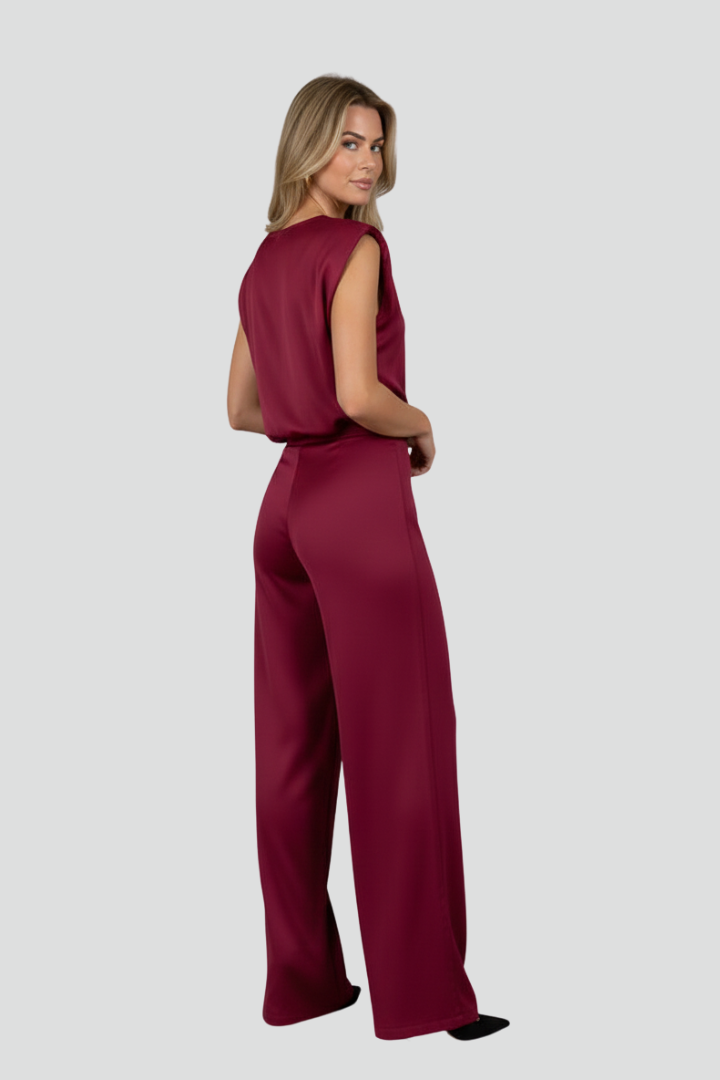 Women’s Sleeveless Jumpsuit with Wide Legs and Round Neck