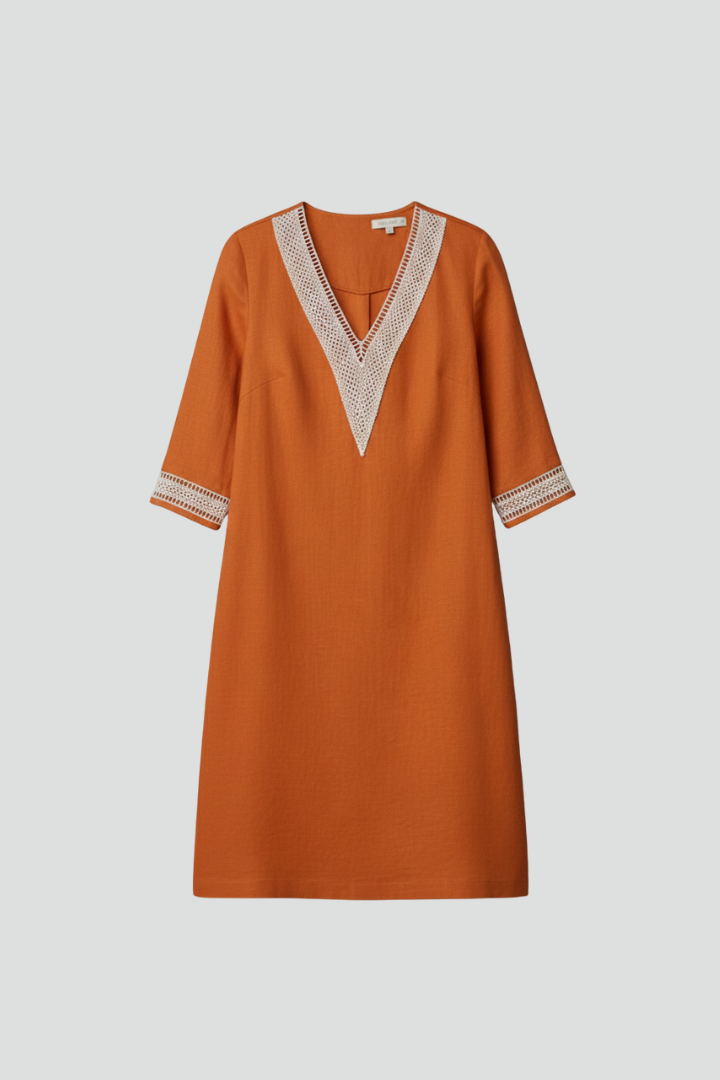 Women’s short dress with V-neck and three-quarter sleeves